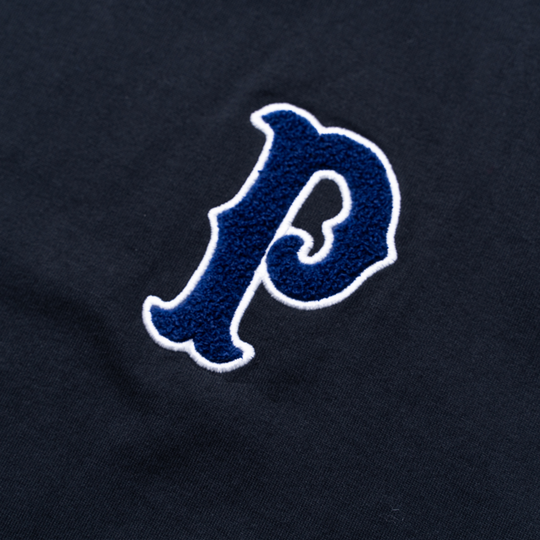 Chenille P Logo Tシャツ