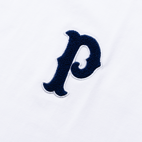 Chenille P Logo Tシャツ